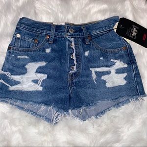 Levi’s 501 Shorts Distressed